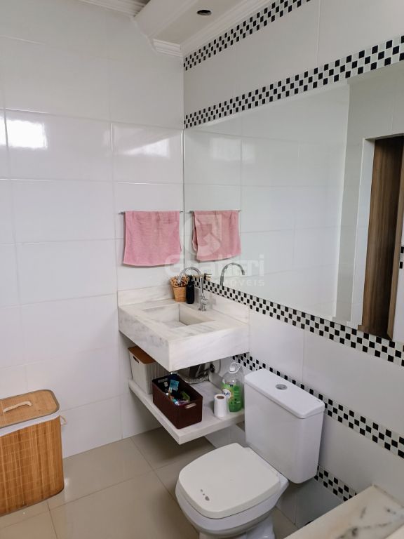 Casa Completa com Área de Lazer Américo Brasiliense