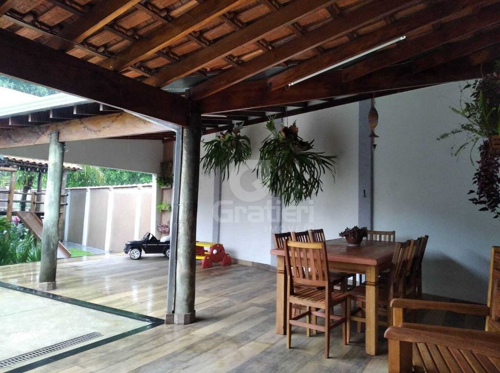 Casa Completa com Área de Lazer Américo Brasiliense