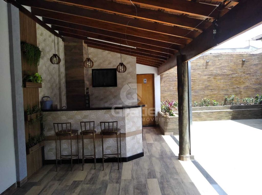 Casa completa com área de lazer – américo brasiliense