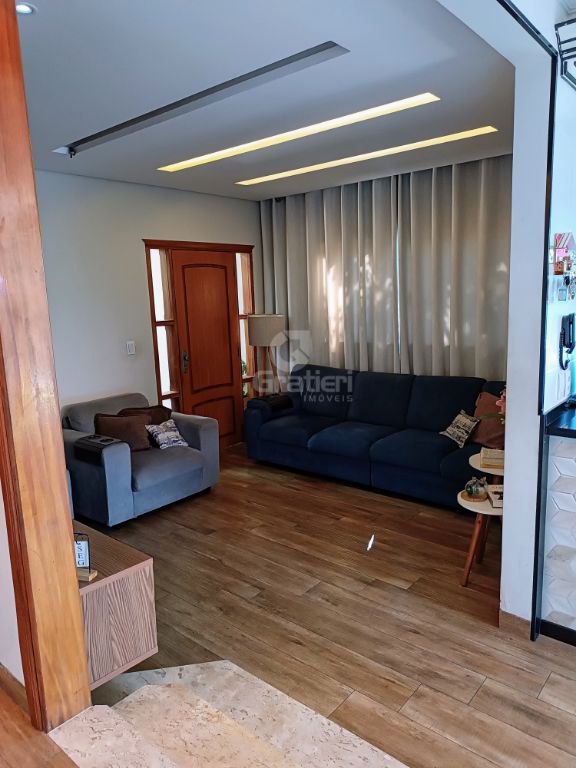 Casa Completa com Área de Lazer Américo Brasiliense