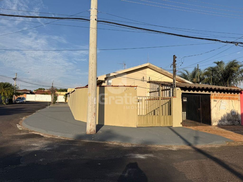 Casa de esquina geminada e reformada – jardim das paineiras,