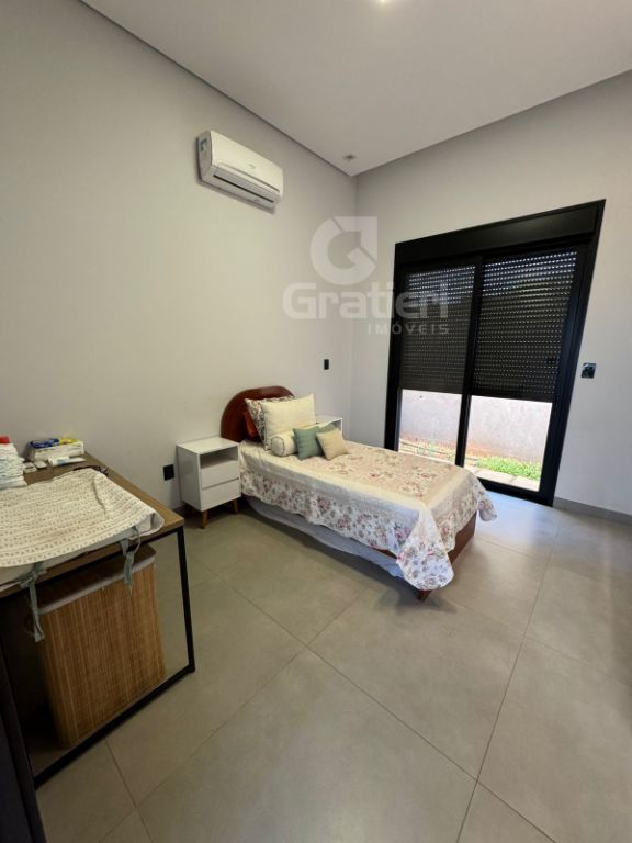 Residência de Alto Padrão com 3 Suítes, Piscina Aquecida e Espaço Gourmet no Quinta das Laranjeiras