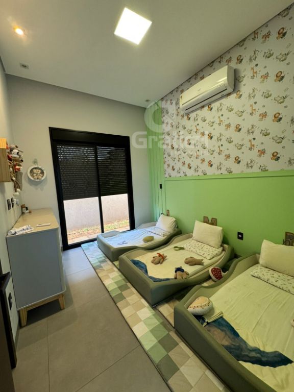 Residência de Alto Padrão com 3 Suítes, Piscina Aquecida e Espaço Gourmet no Quinta das Laranjeiras
