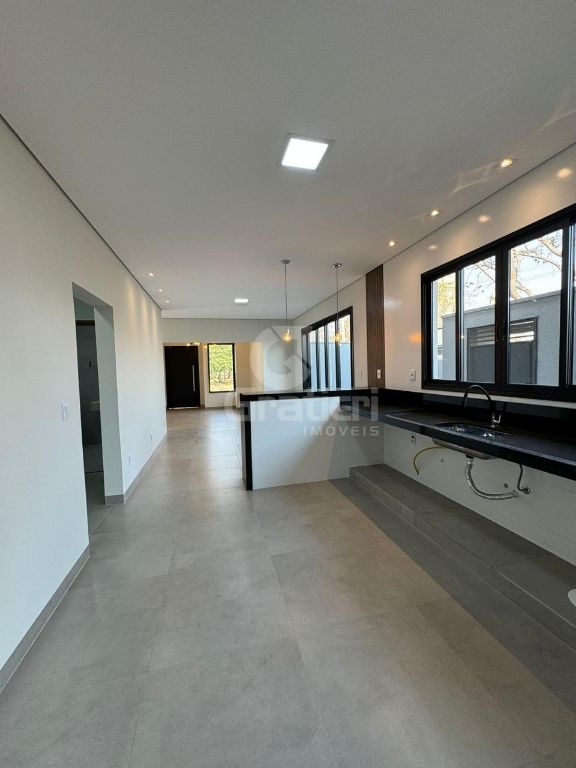 Casa à Venda no Condomínio Alvorada Araraquara