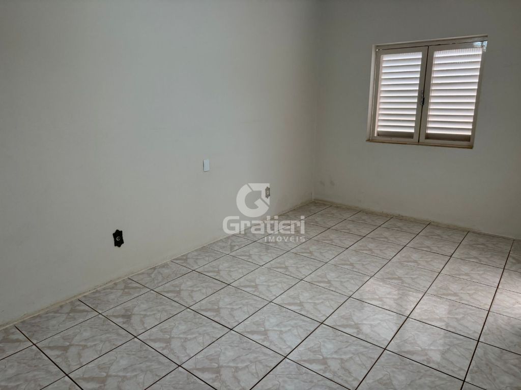 Casa no sta. Angelina 3 suítes e piscina