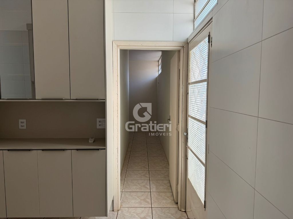 Casa no sta. Angelina 3 suítes e piscina