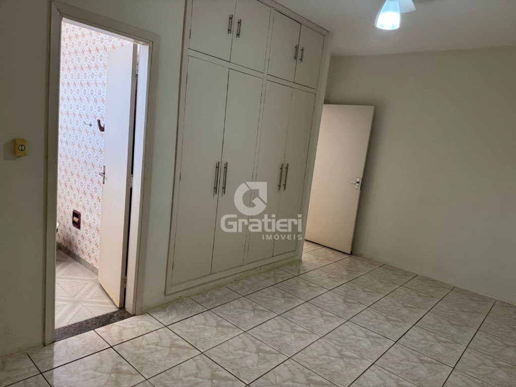 Casa no sta. Angelina 3 suítes e piscina