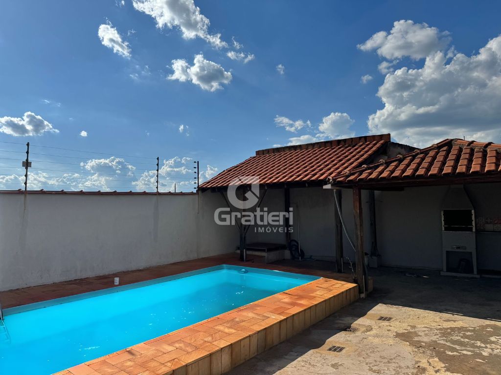 Casa no sta. Angelina 3 suítes e piscina