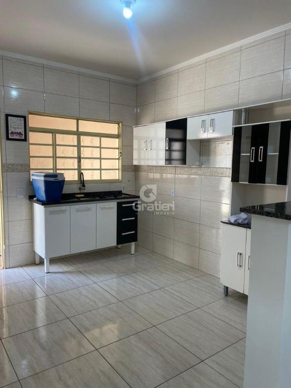 Casa c/ Suíte Jardim Victório de Santi II