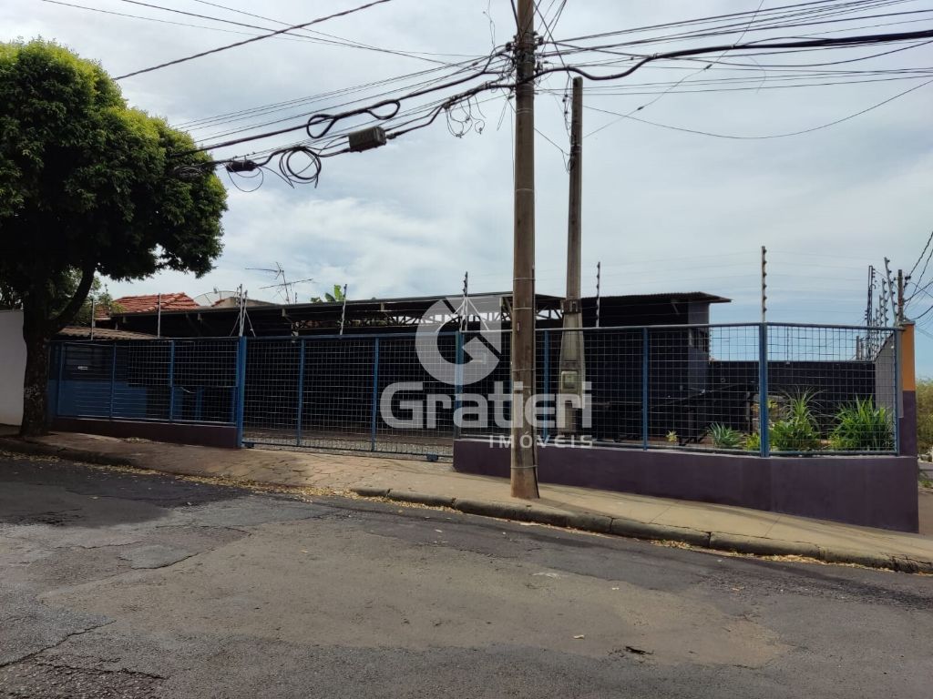 Barracão de esquina no são josé