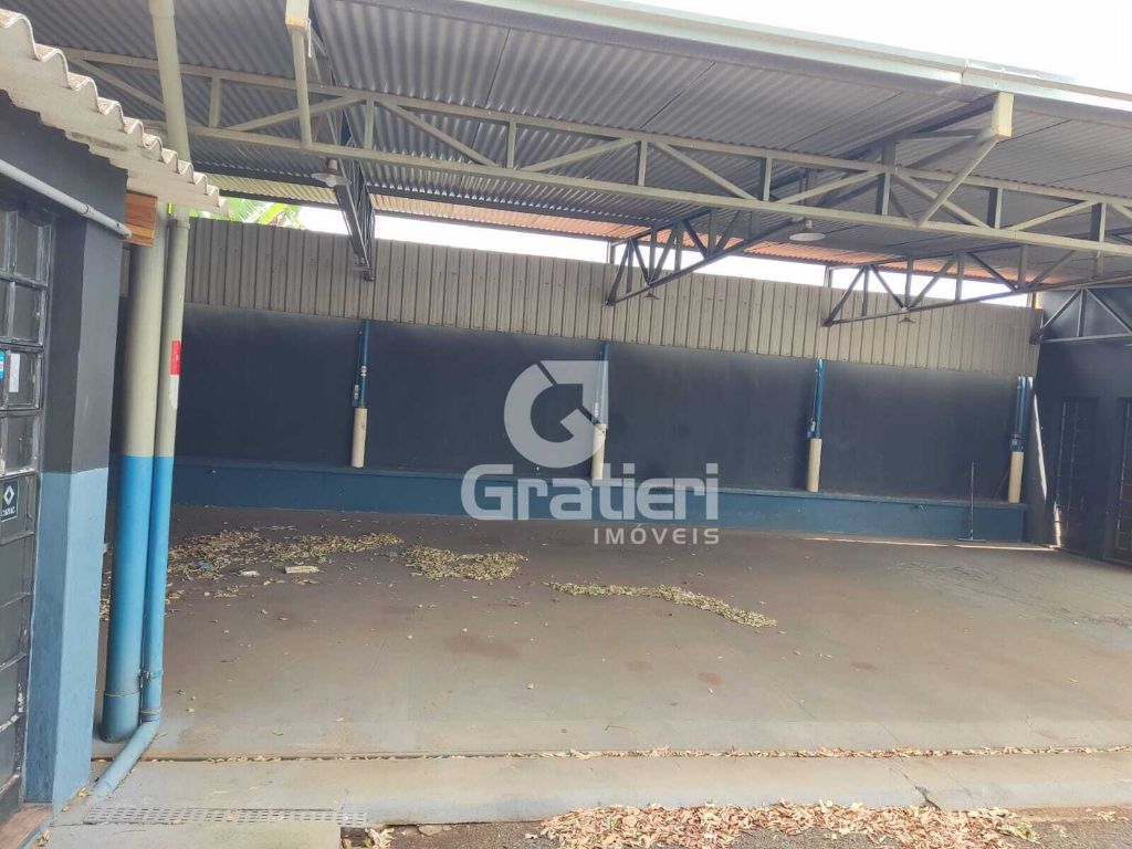 Barracão de esquina no são josé