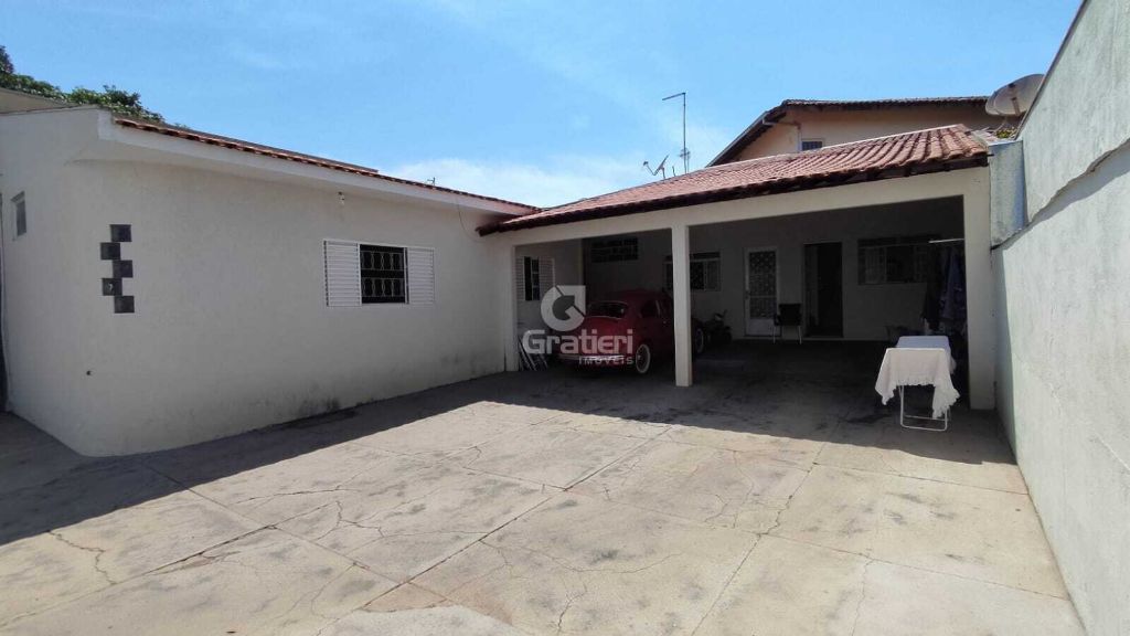 Casa ampla à venda no quitandinha