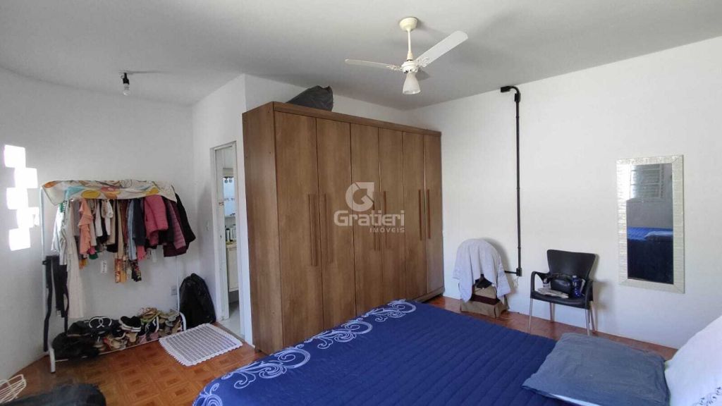 Casa ampla à venda no quitandinha