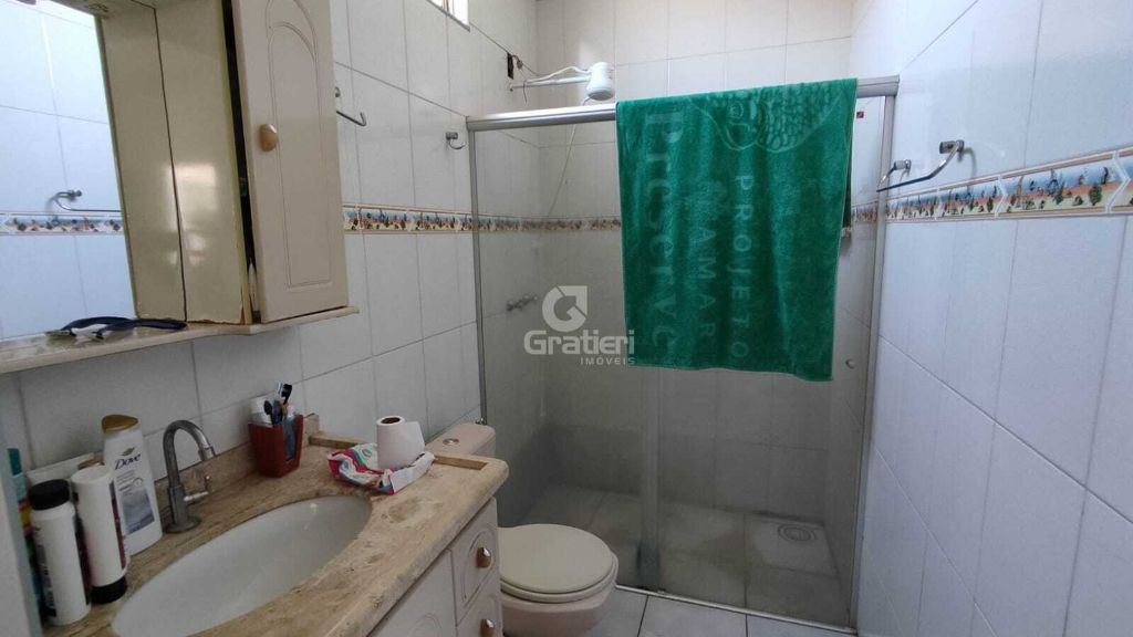 Casa ampla à venda no quitandinha