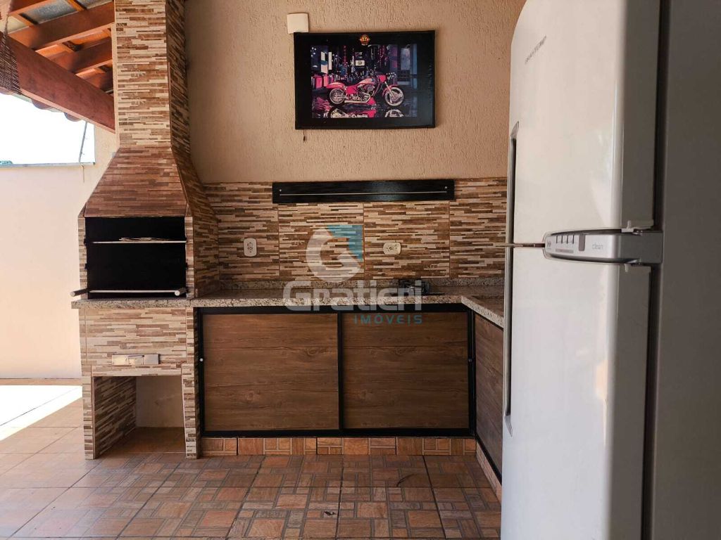 Casa c/ piscina no jd. Aclimação