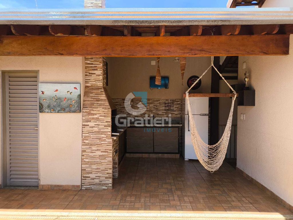 Casa c/ piscina no jd. Aclimação