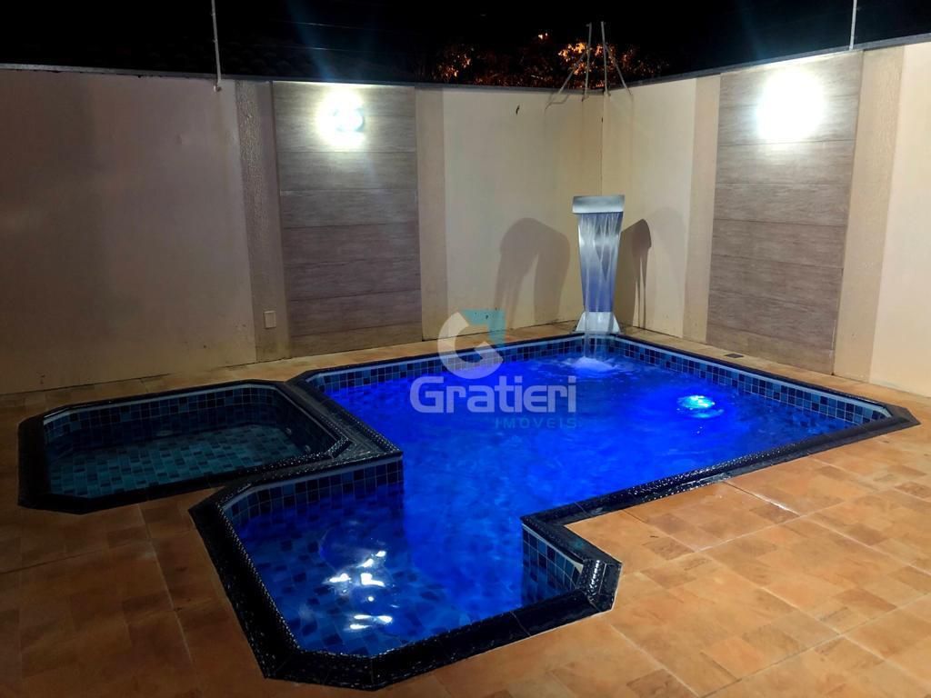 Casa c/ piscina no jd. Aclimação