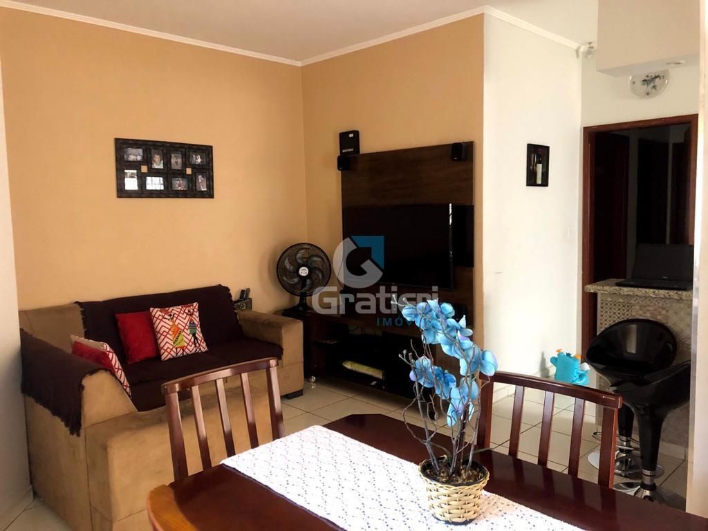 Casa c/ piscina no jd. Aclimação
