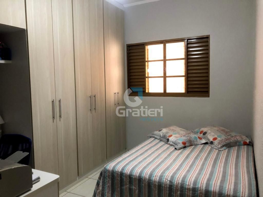 Casa c/ piscina no jd. Aclimação