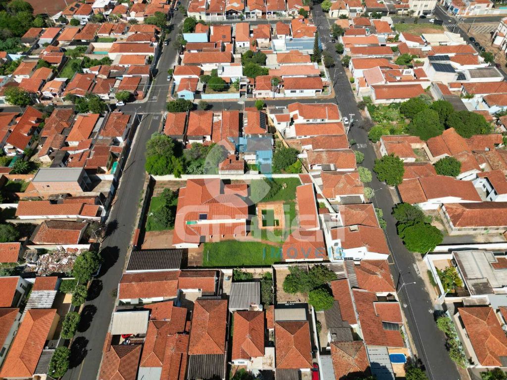 Sobrado gigante com piscina, quiosque, sauna e 15 vagas na v