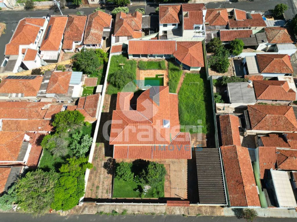 Sobrado gigante com piscina, quiosque, sauna e 15 vagas na v