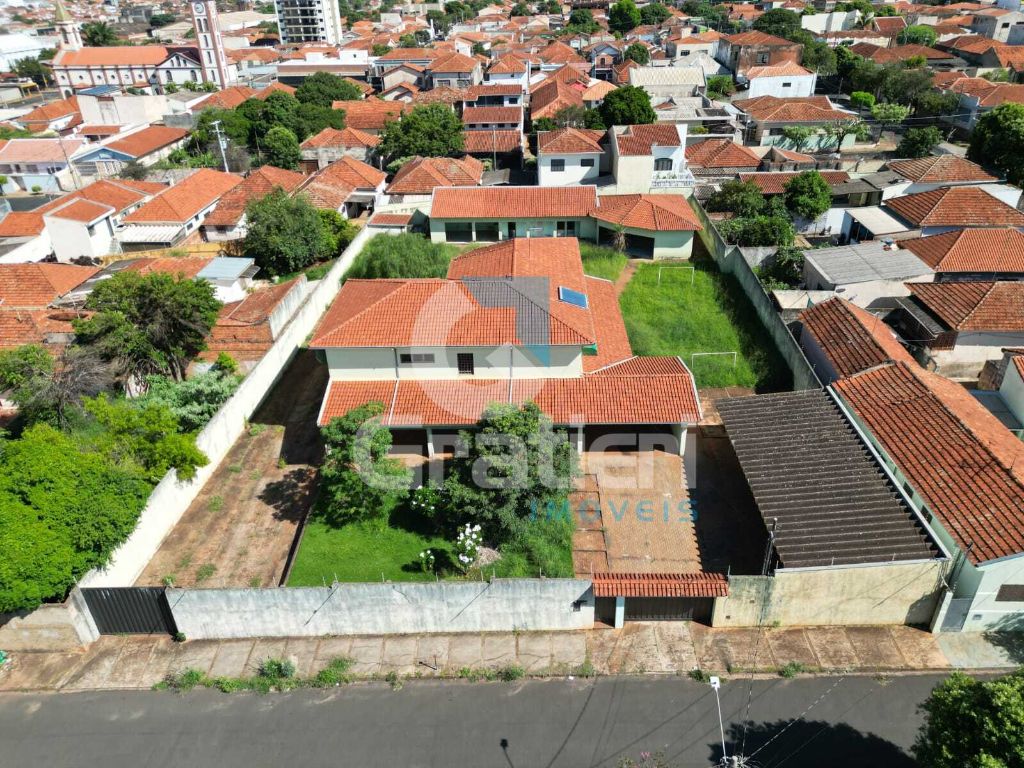 Sobrado gigante com piscina, quiosque, sauna e 15 vagas na v