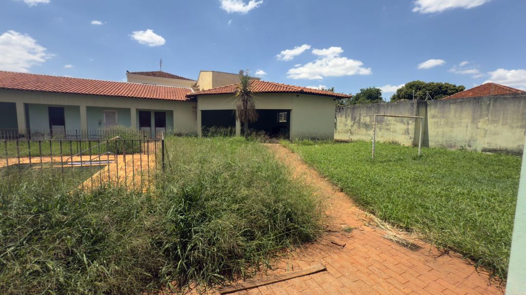 Sobrado gigante com piscina, quiosque, sauna e 15 vagas na vila xavier