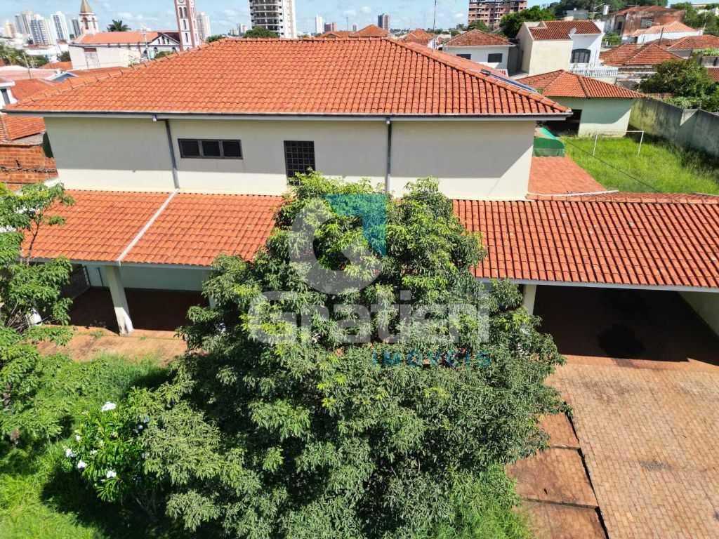 Sobrado gigante com piscina, quiosque, sauna e 15 vagas na v