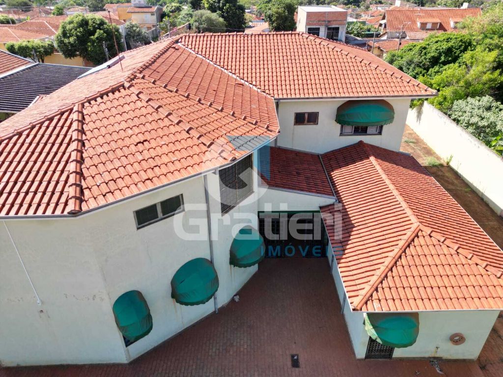 Sobrado gigante com piscina, quiosque, sauna e 15 vagas na v