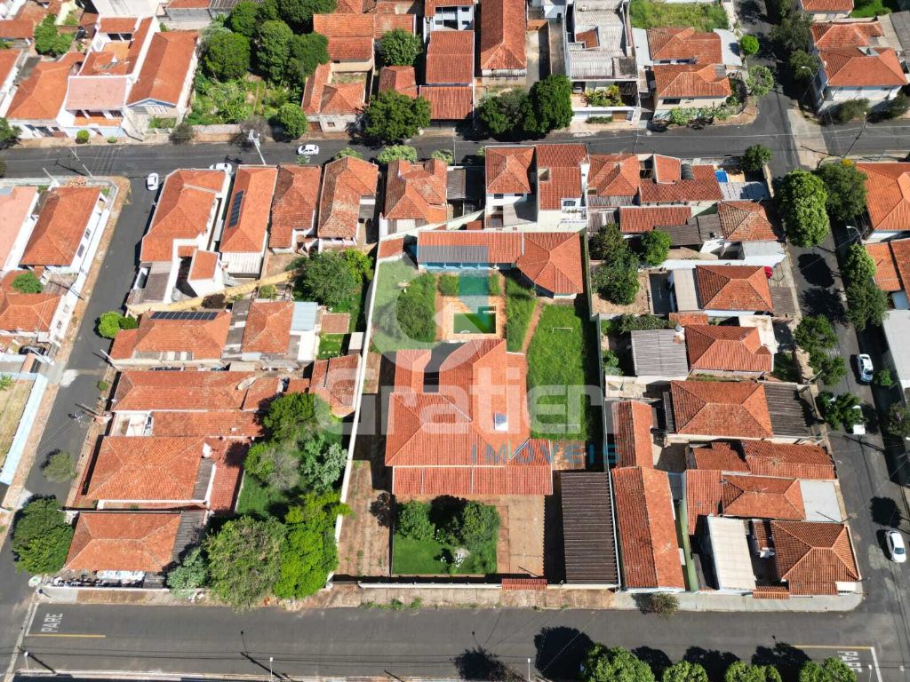 Sobrado gigante com piscina, quiosque, sauna e 15 vagas na v