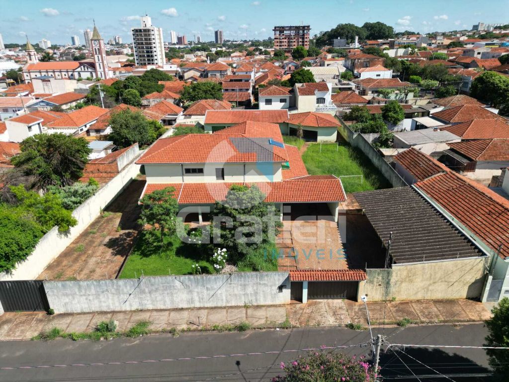 Sobrado gigante com piscina, quiosque, sauna e 15 vagas na v