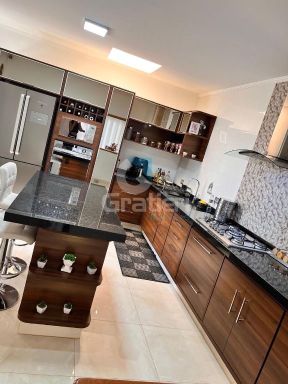 Casa impecável à venda no Jardim Ometto Américo Brasiliense