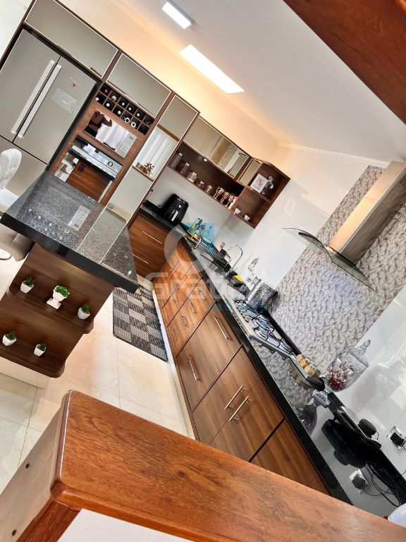 Casa impecável à venda no jardim ometto – américo brasiliens
