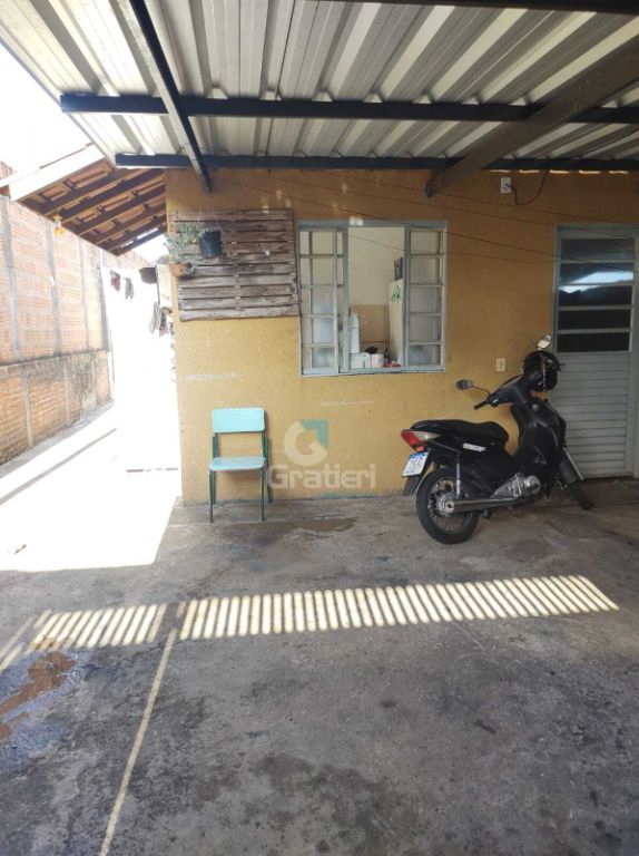 Casa à venda no jd. Do vale