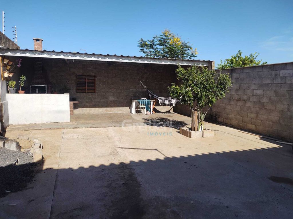 Casa à venda no jd. Do vale