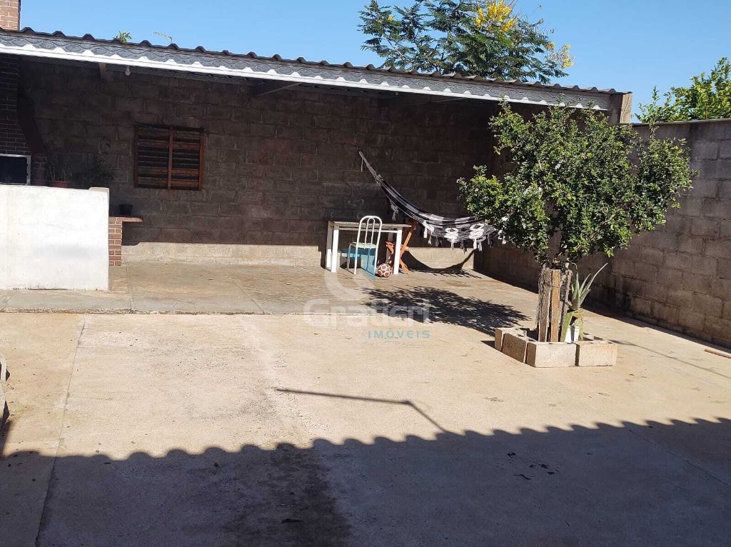 Casa à venda no jd. Do vale