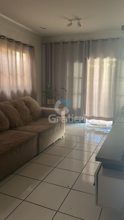 Casa 3 quartos e piscina no sta. Júlia iii