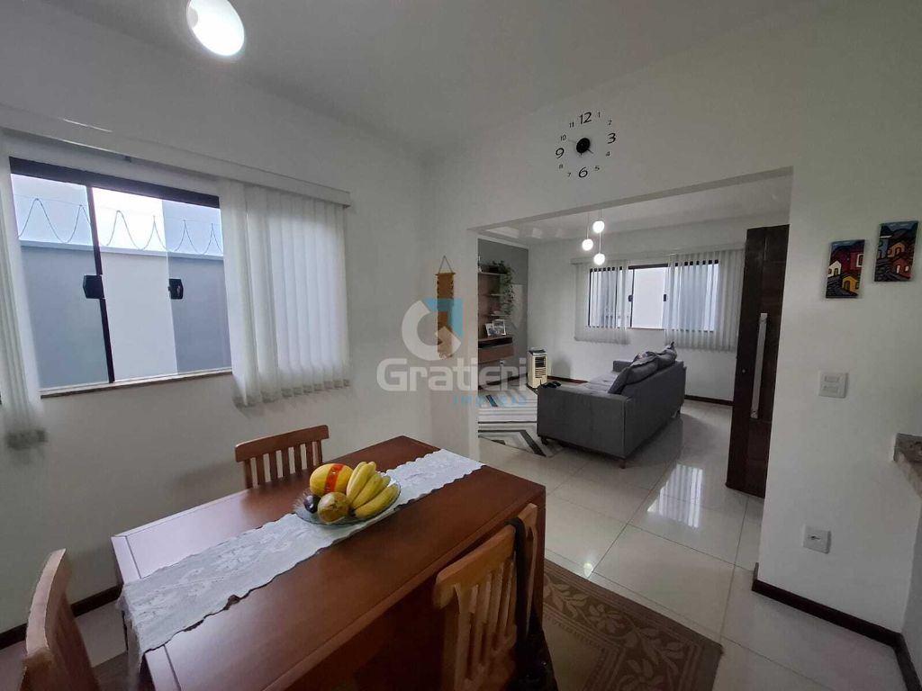 Linda casa no j. Arangá
