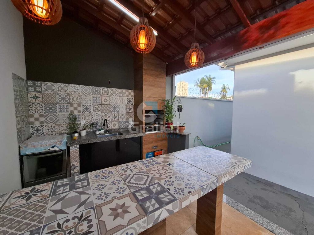 Linda casa no j. Arangá