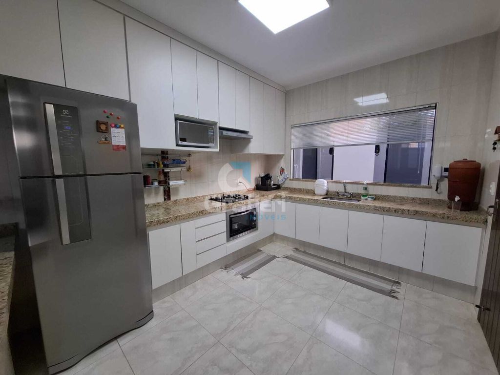 Linda casa no j. Arangá
