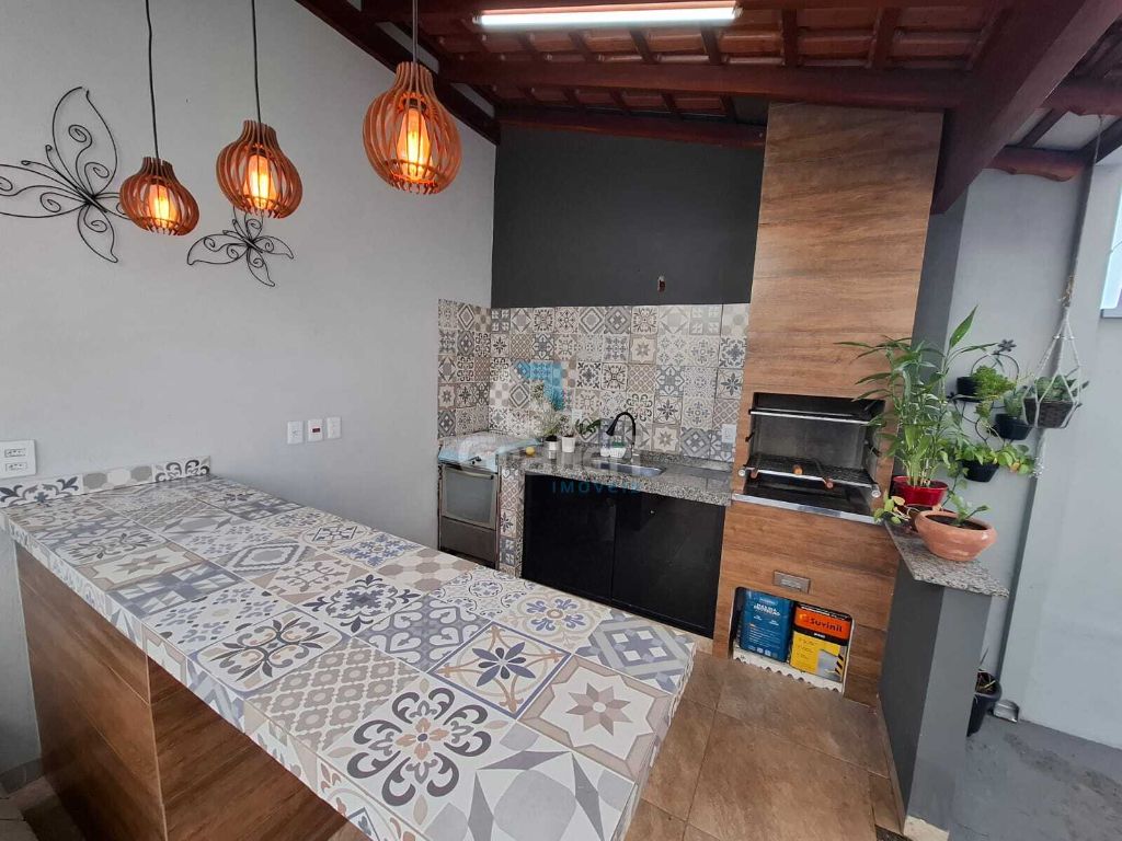 Linda casa no j. Arangá