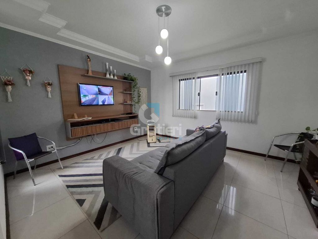 Linda casa no j. Arangá