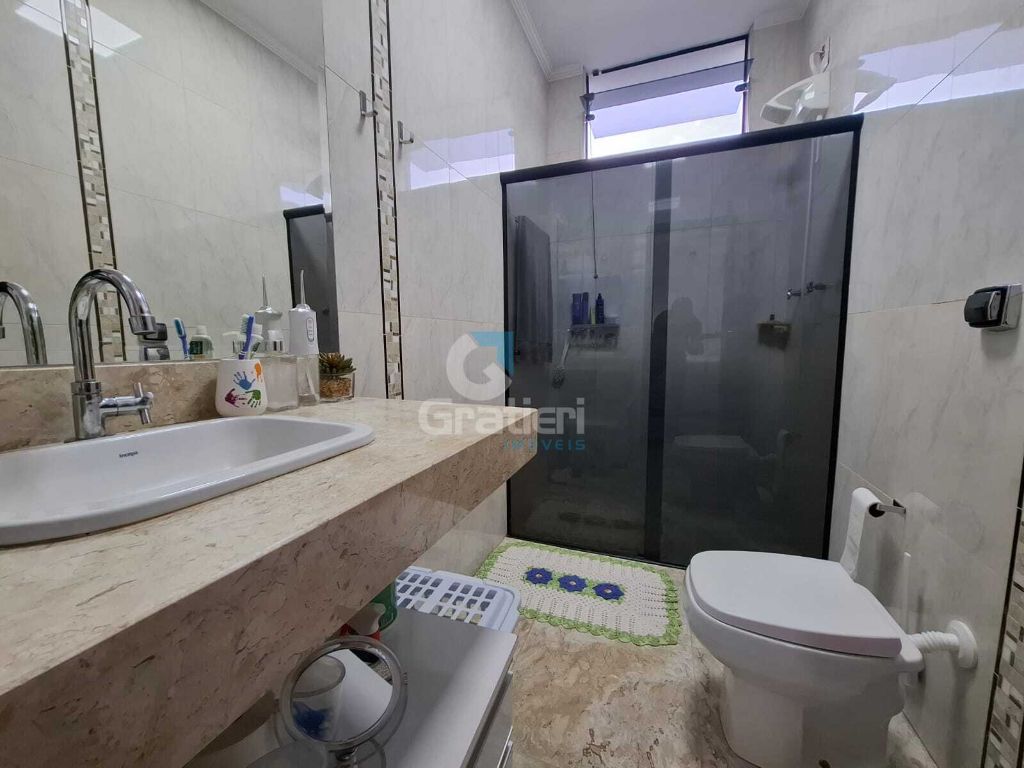 Linda casa no j. Arangá