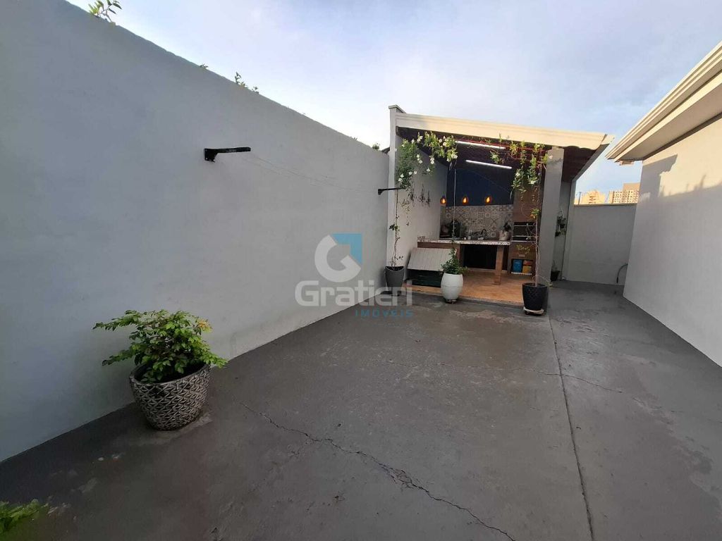 Linda casa no j. Arangá