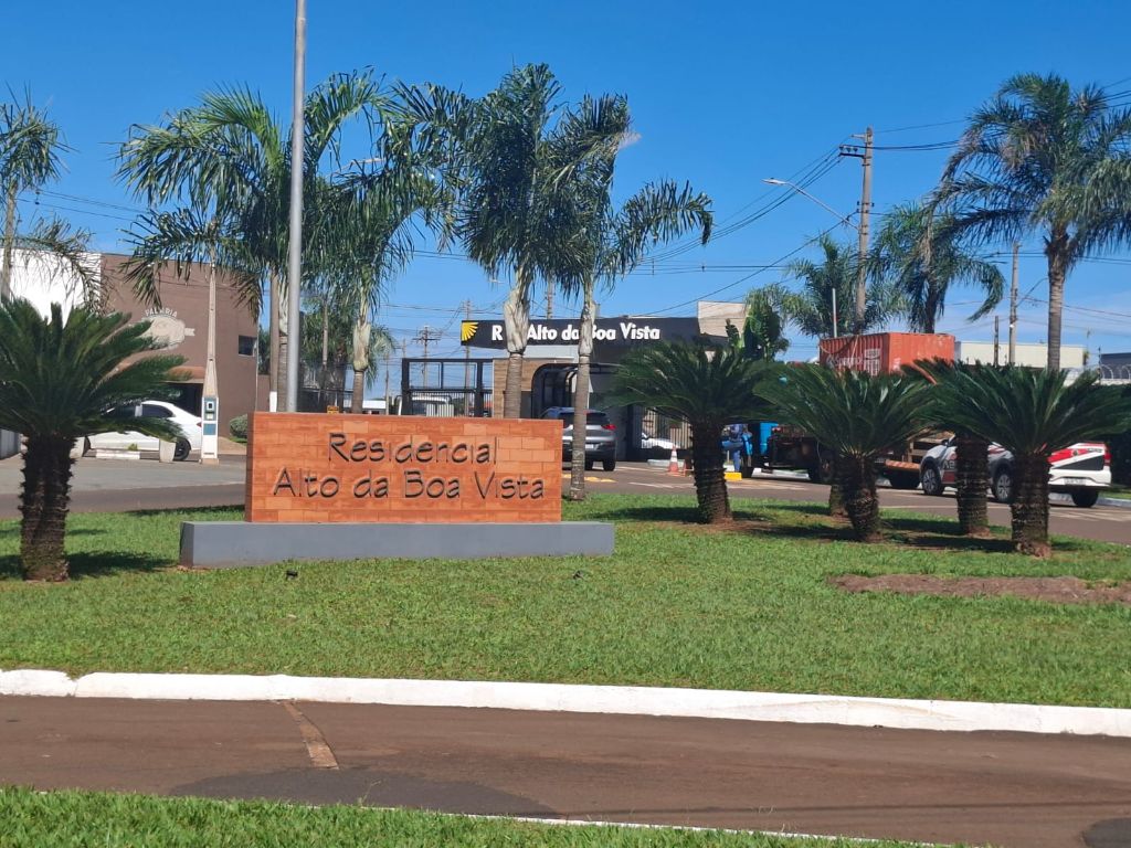 Casa à venda – condomínio alto da boa vista