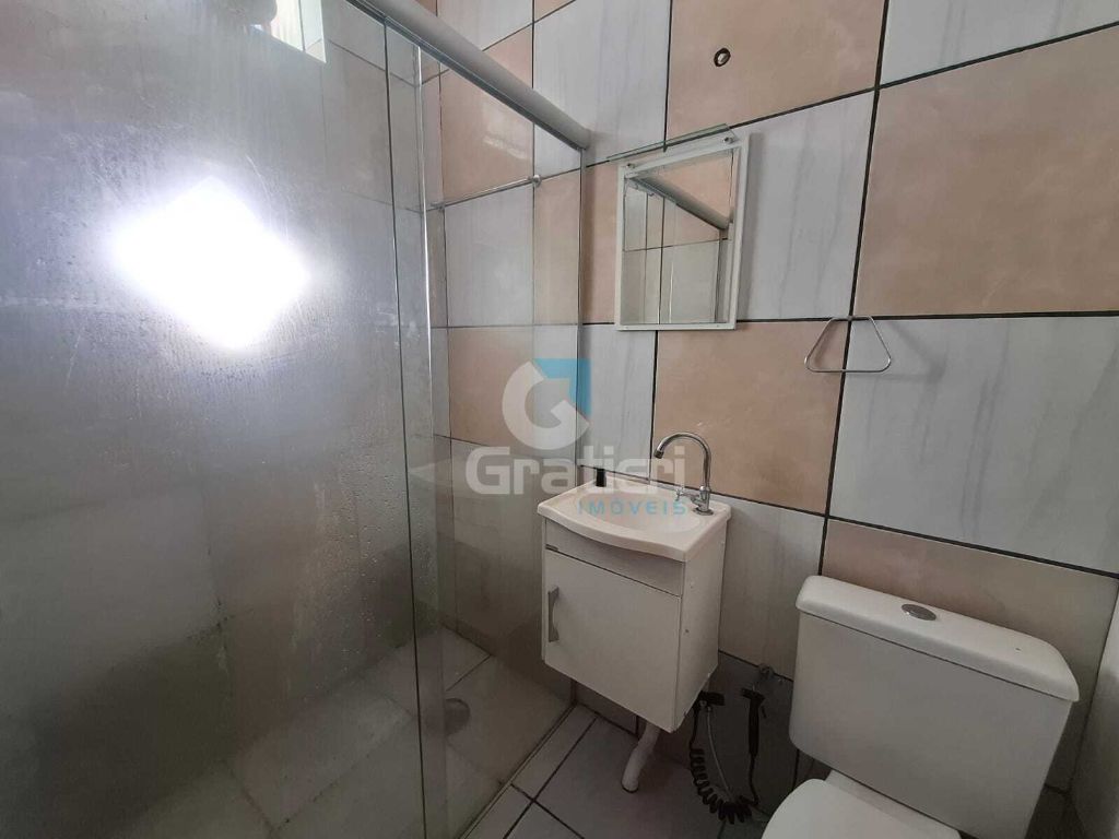 Casa 2 quartos no centro