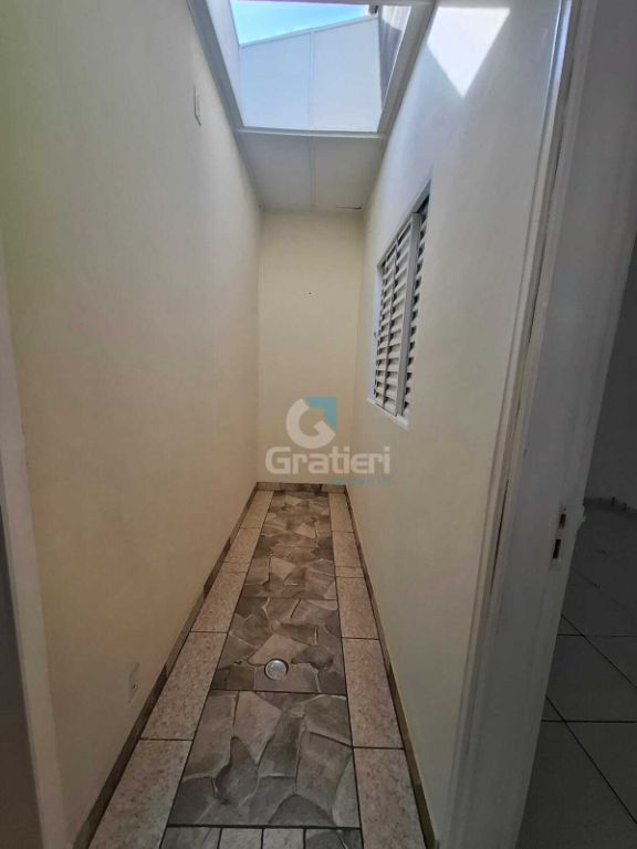 Casa 2 quartos no centro
