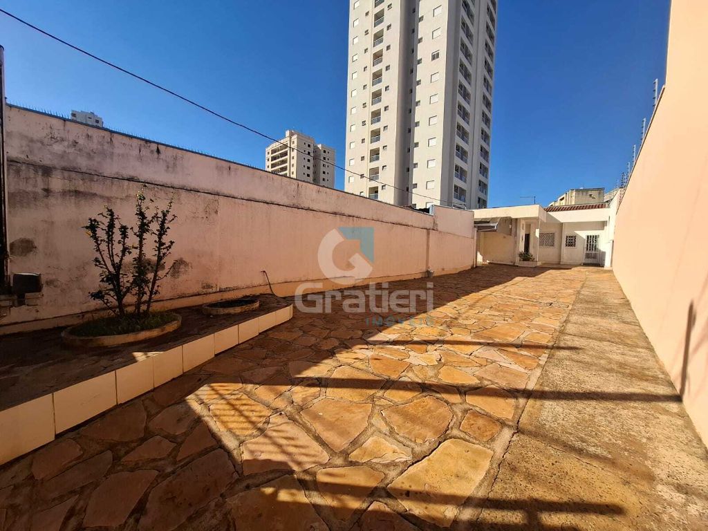 Casa 2 quartos no centro