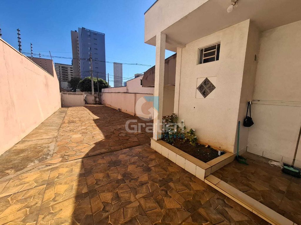 Casa 2 quartos no centro