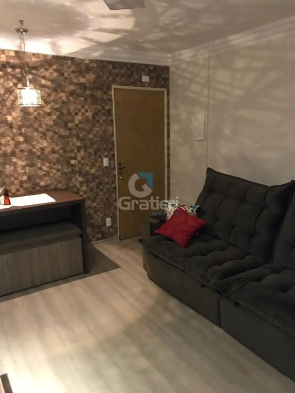 Apartamento com sacada no Resid. Nova América